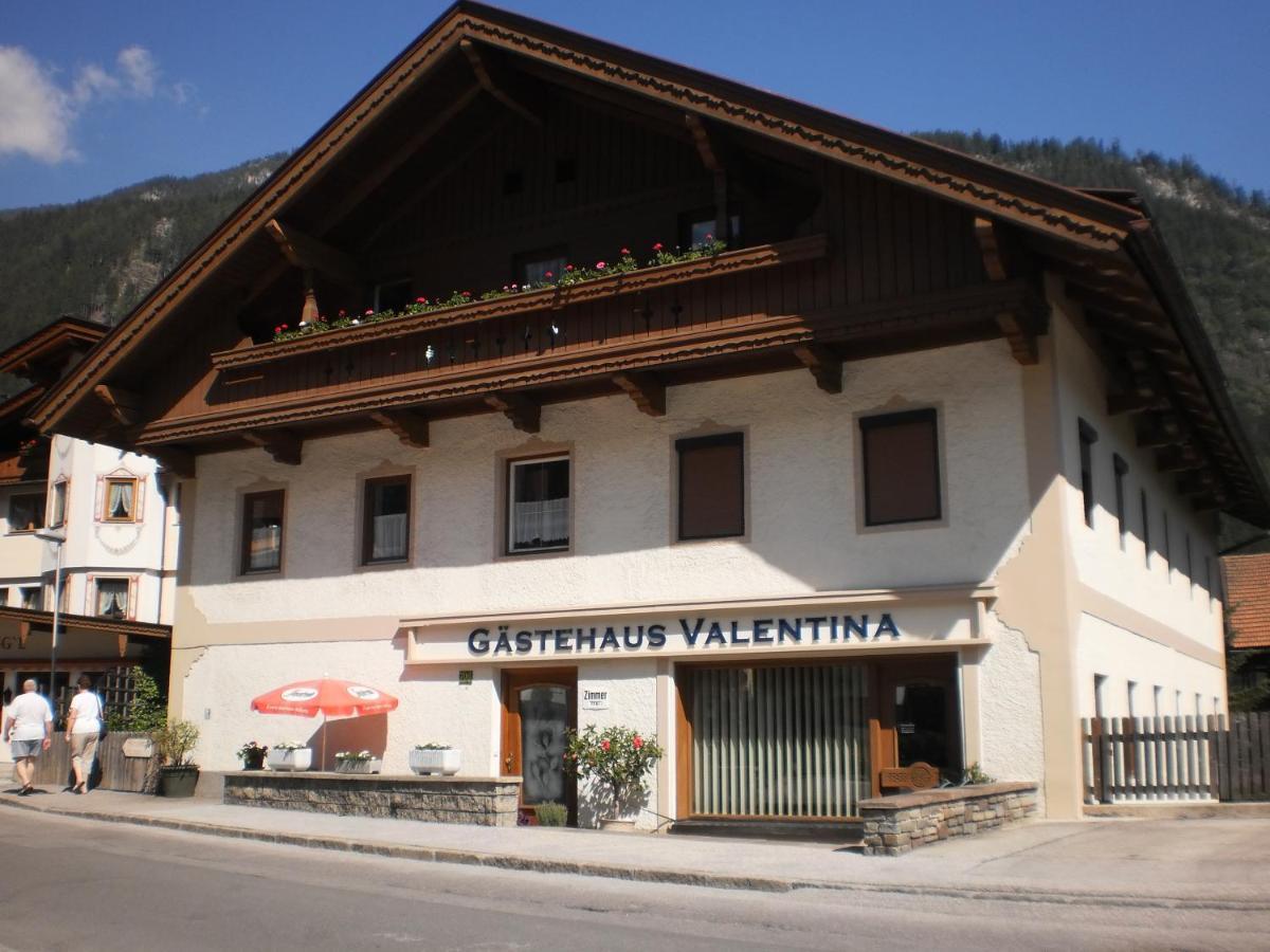 Hotel Gästehaus Valentina Mayrhofen Exterior foto